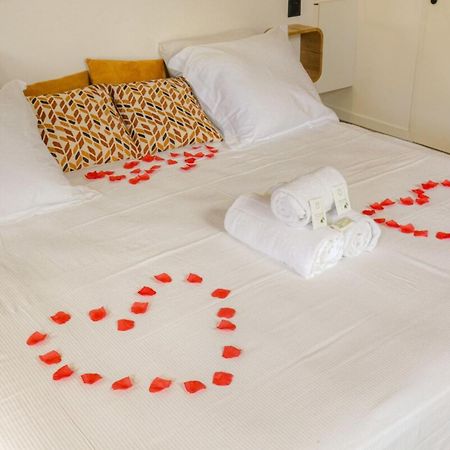 Romantique Et Sensuelle Dardilly Bagian luar foto